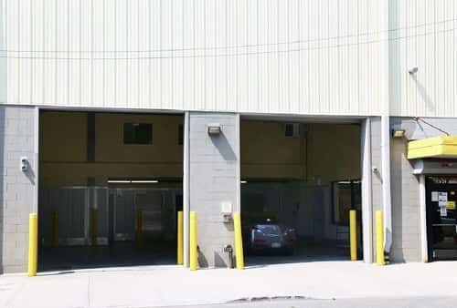 Drive In Loading Area For Self Storage Lockers on Jamaica Ave in Richmond Hill, NY 11418
